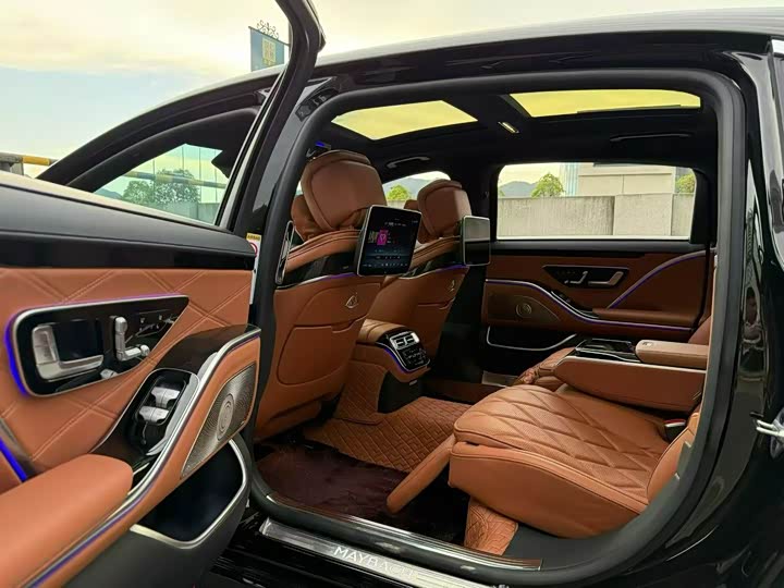 Фото 7 - Mercedes-Benz Maybach S-Class