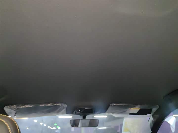 Фото 8 - Geely Coolray