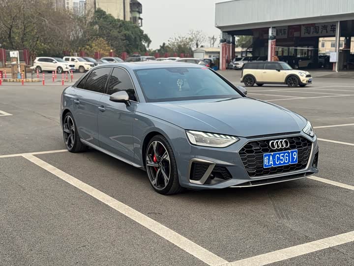 Фото 3 - Audi A4L