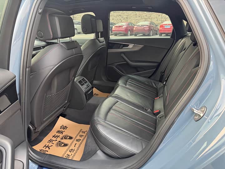 Фото 6 - Audi A4L