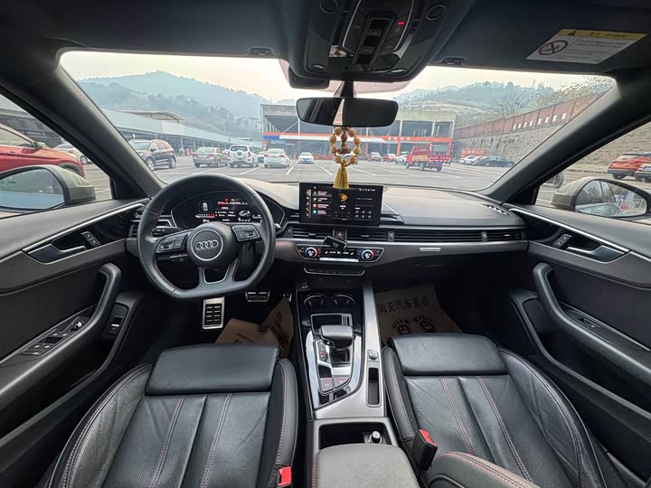 Фото 8 - Audi A4L