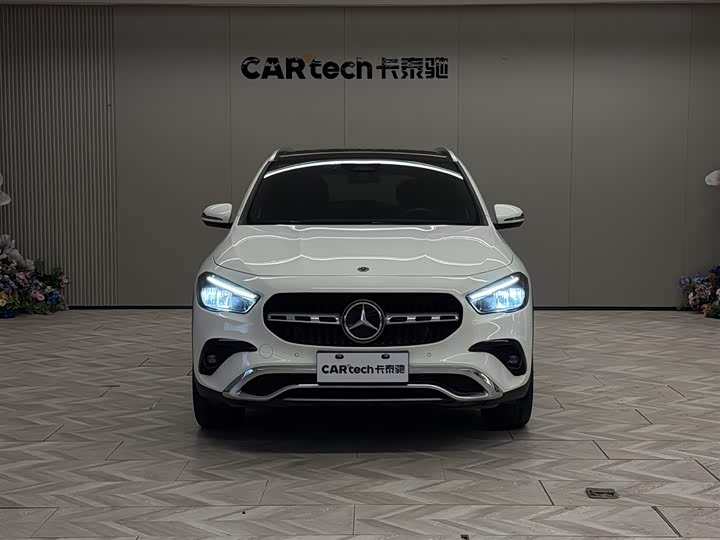 Фото 3 - Mercedes-Benz GLA-Class