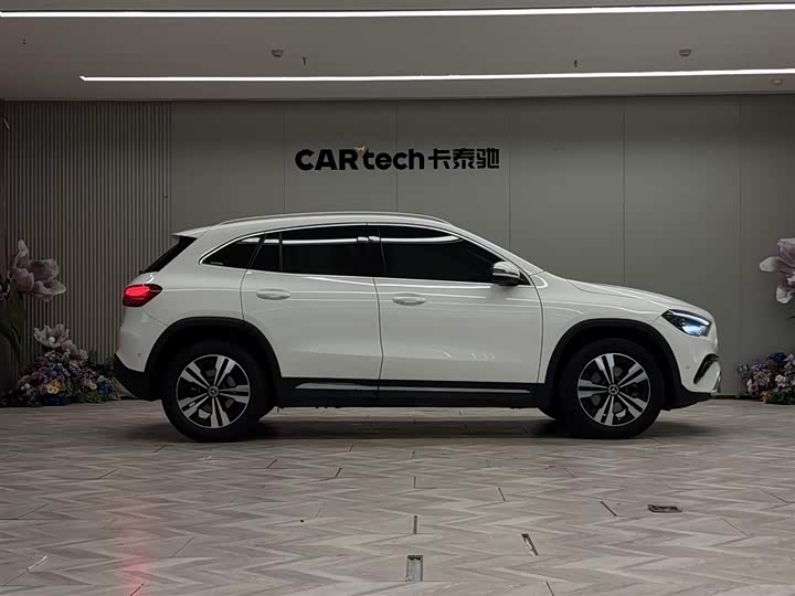 Фото 4 - Mercedes-Benz GLA-Class