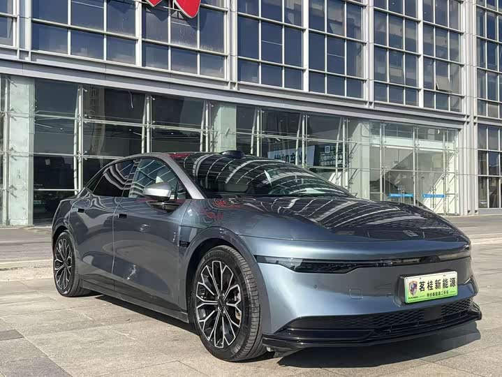 Фото 3 - Zeekr 007