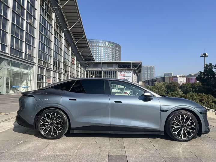 Фото 4 - Zeekr 007