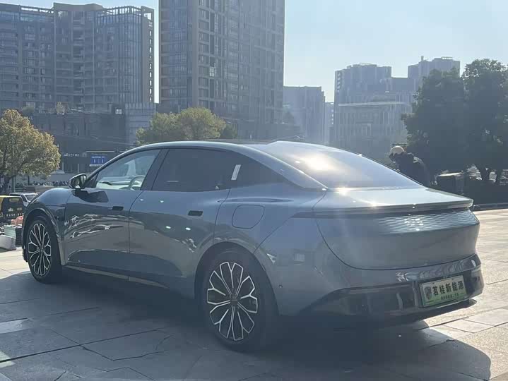 Фото 7 - Zeekr 007