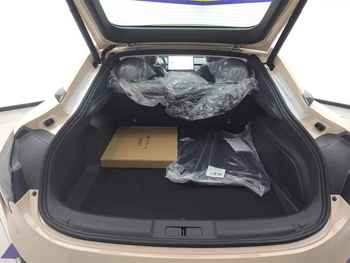 Фото 4 - XPeng Mona M03