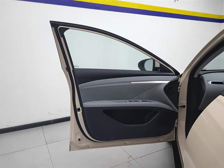 Фото 7 - XPeng Mona M03