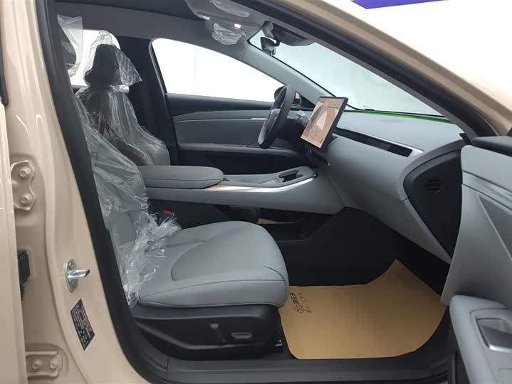 Фото 8 - XPeng Mona M03