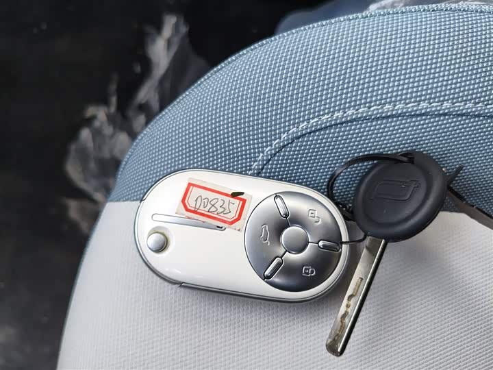 Фото 9 - Bestune Pony