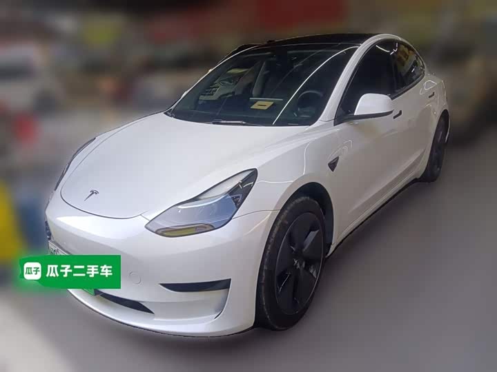 Фото 3 - Tesla Model 3
