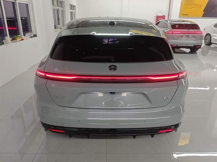 Фото 6 - Nio ET5T