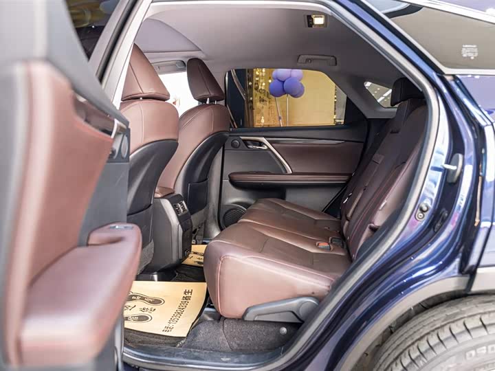 Фото 2 - Lexus RX