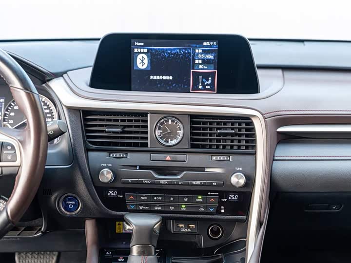 Фото 4 - Lexus RX