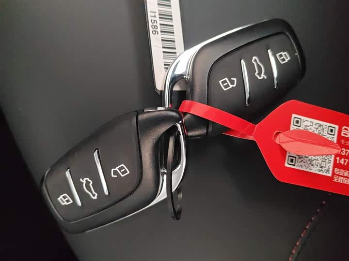 Фото 9 - Roewe i5