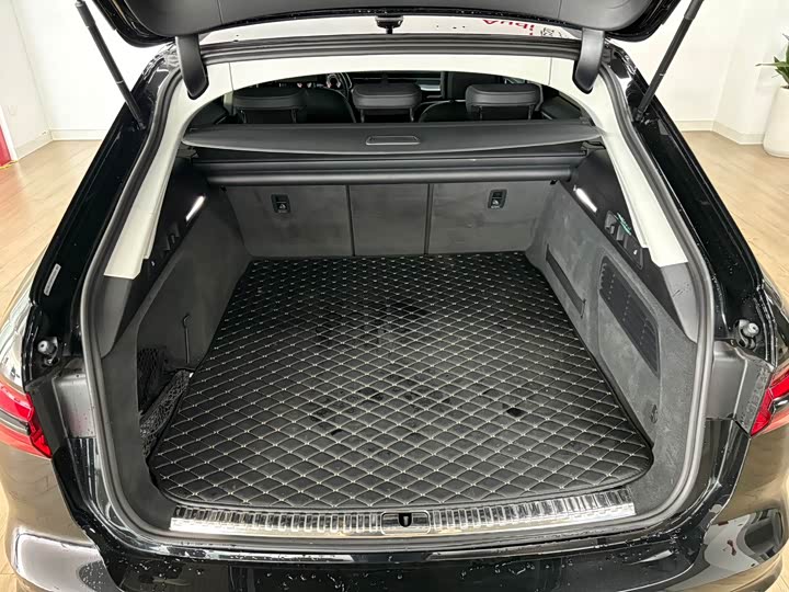 Фото 7 - Audi A6