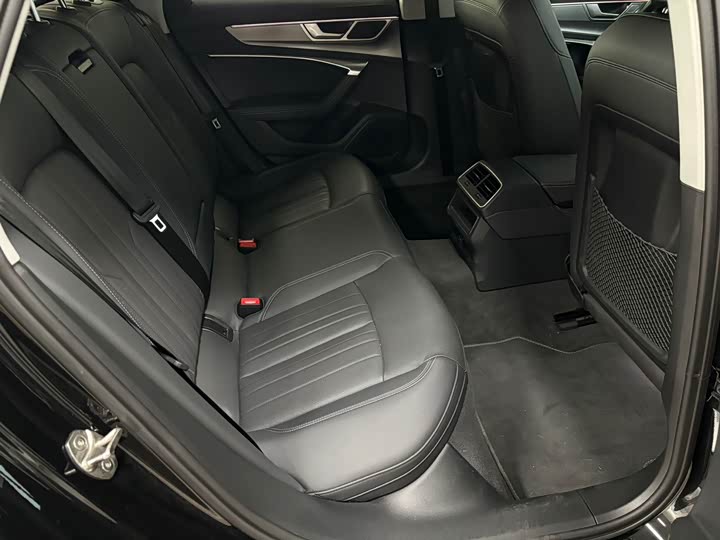 Фото 9 - Audi A6