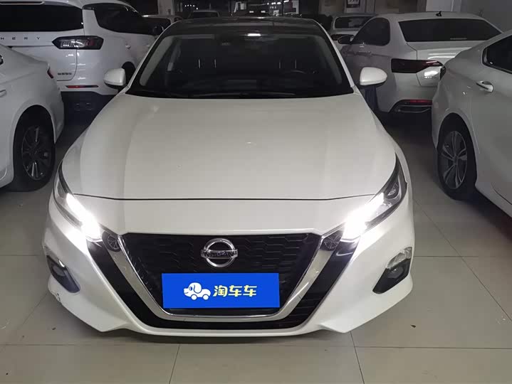 Фото 2 - Nissan Teana