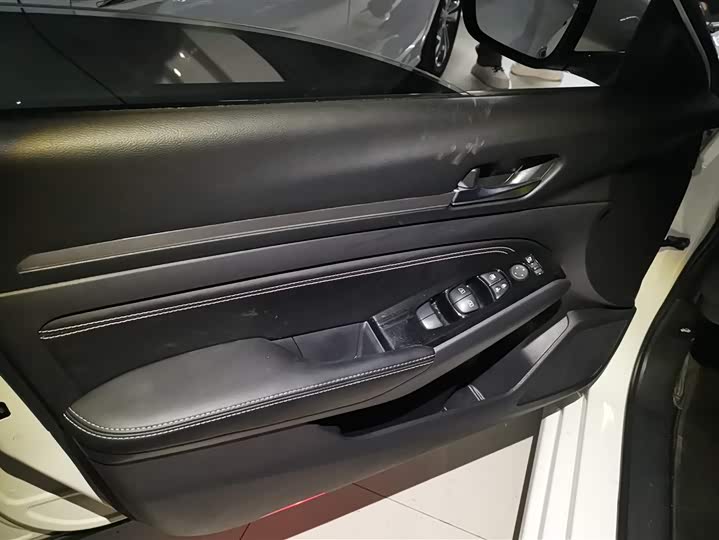 Фото 7 - Nissan Teana