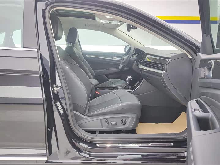 Фото 8 - Volkswagen Passat