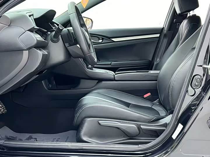 Фото 4 - Honda Civic