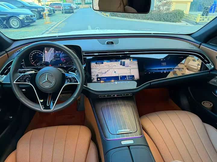 Фото 8 - Mercedes-Benz E-Class