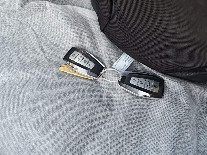 Фото 9 - Geely Atlas