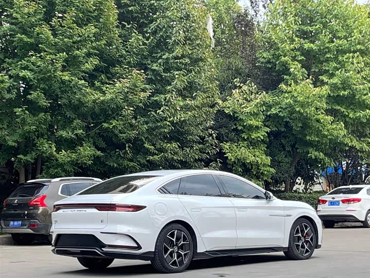 Фото 7 - BYD Han