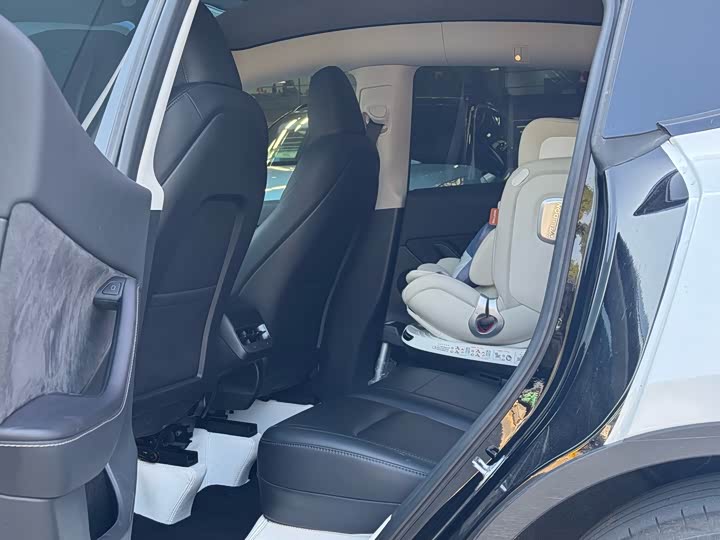 Фото 7 - Tesla Model Y