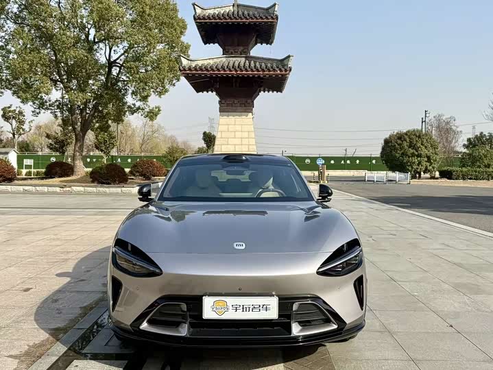 Фото 1 - Xiaomi YU7