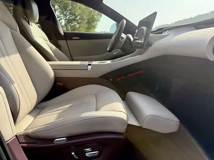 Фото 9 - Xiaomi YU7