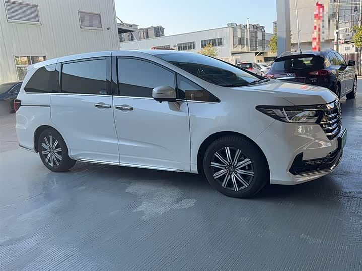 Фото 4 - Honda Odyssey