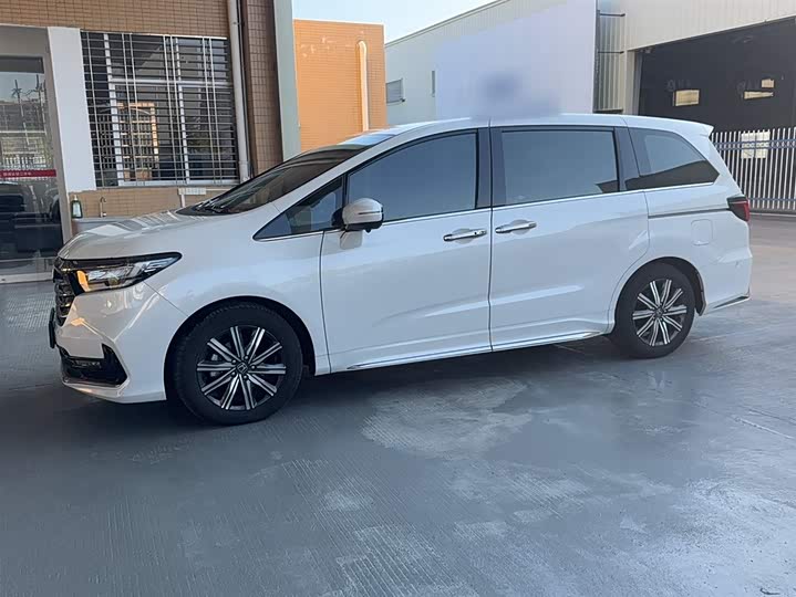Фото 7 - Honda Odyssey