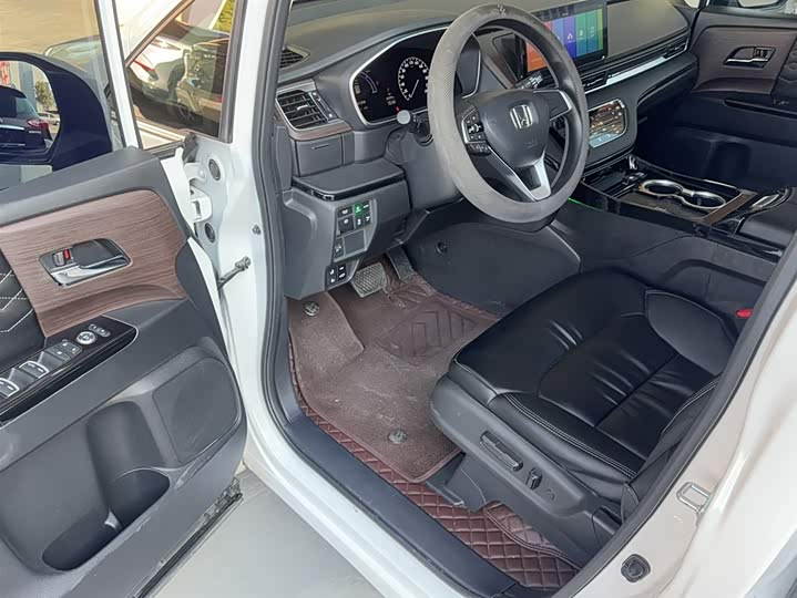 Фото 9 - Honda Odyssey