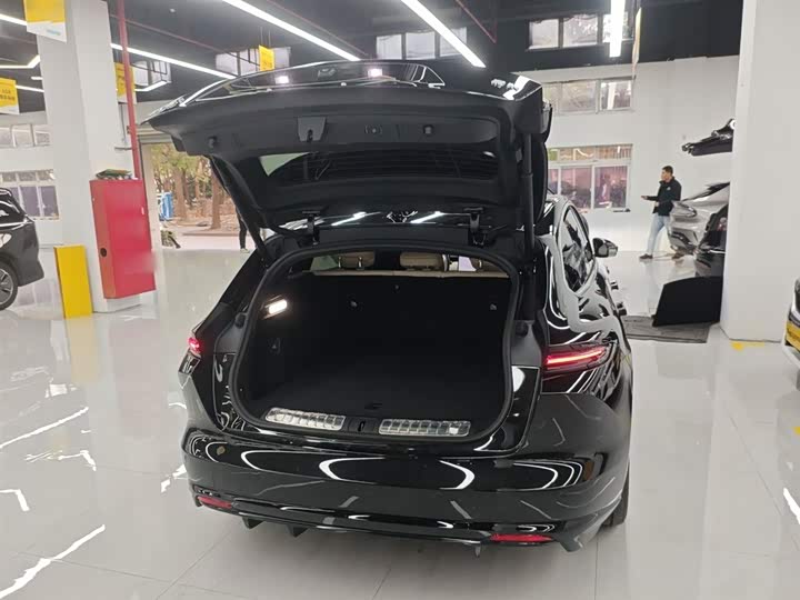 Фото 9 - Nio ET5T