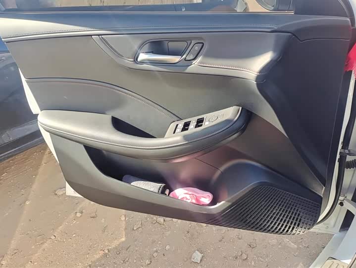 Фото 7 - Roewe i5