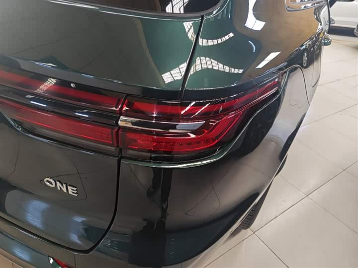 Фото 8 - LiXiang One