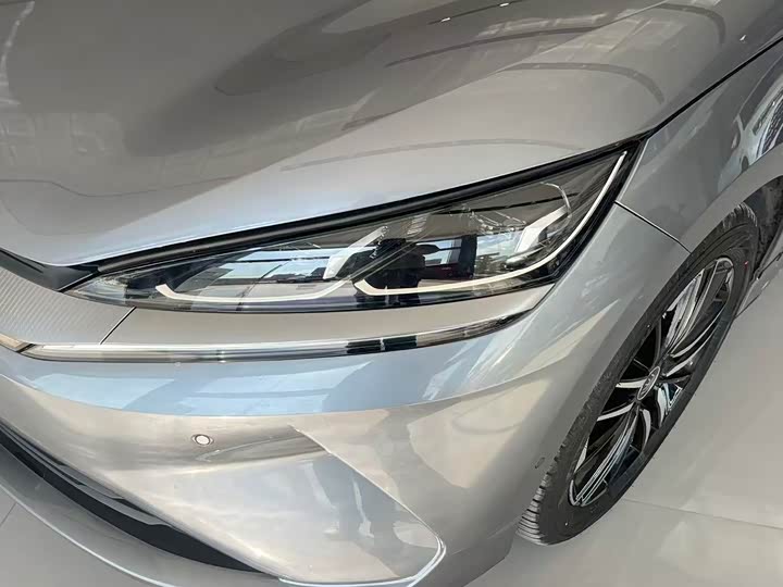 Фото 2 - BYD Qin L