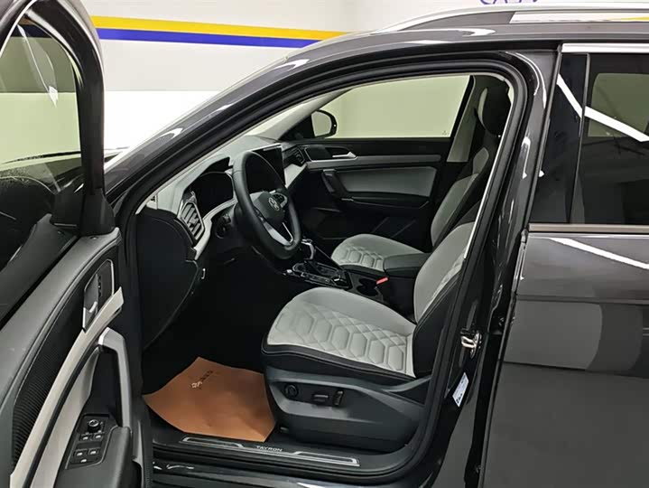 Фото 9 - Volkswagen Tayron