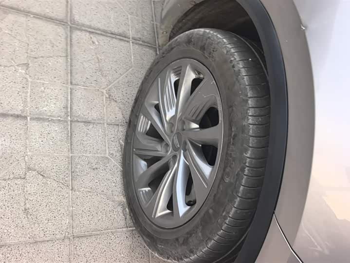 Фото 6 - Geely Jiaji