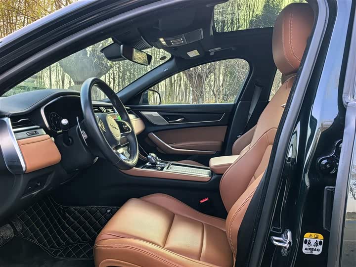 Фото 7 - Jaguar XF L