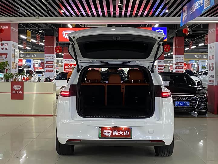 Фото 8 - LiXiang L7