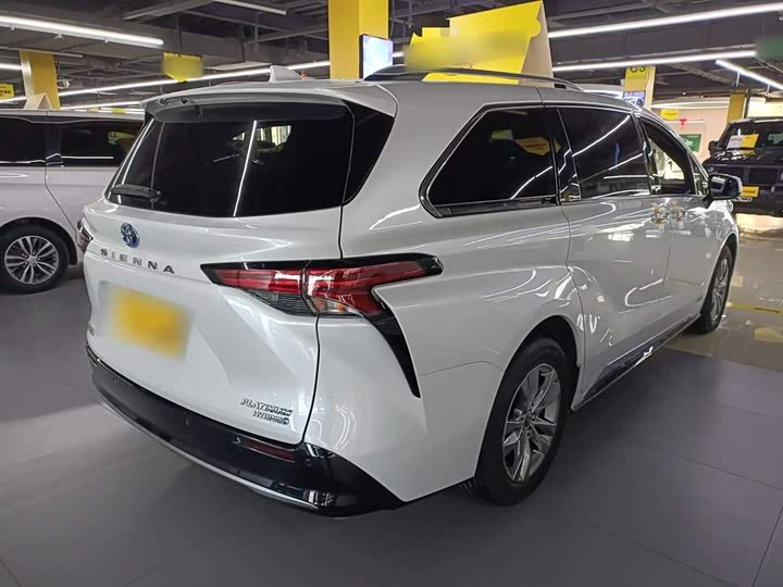 Фото 7 - Toyota Sienna