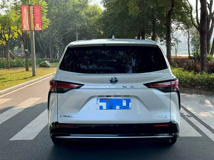 Фото 5 - Toyota Sienna