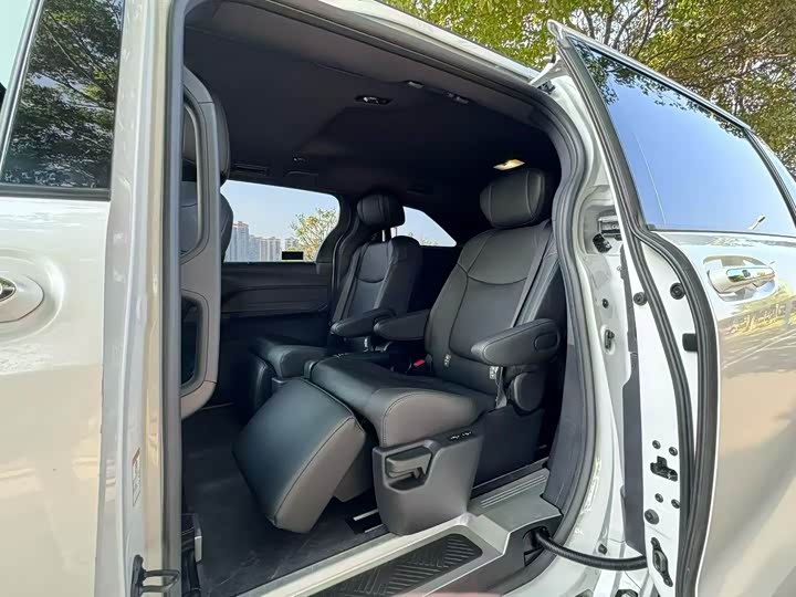 Фото 8 - Toyota Sienna