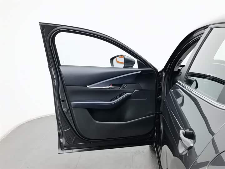 Фото 8 - Mazda CX-30