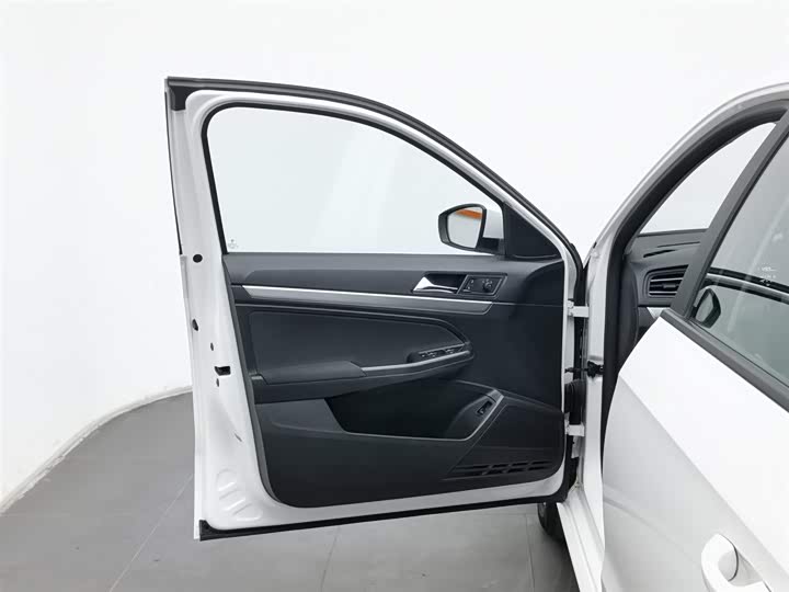 Фото 8 - Volkswagen Lavida