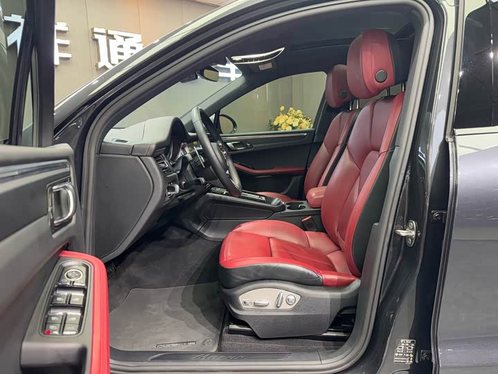 Фото 5 - Porsche Macan