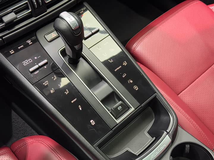 Фото 8 - Porsche Macan