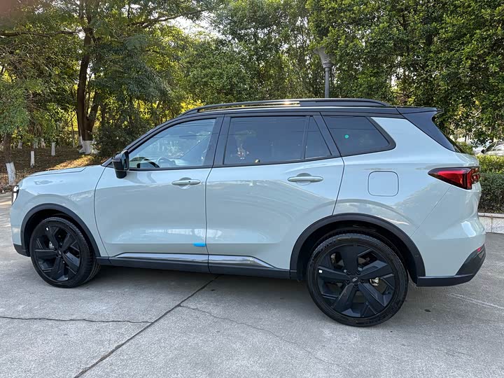 Фото 9 - Ford Equator Sport Hybrid